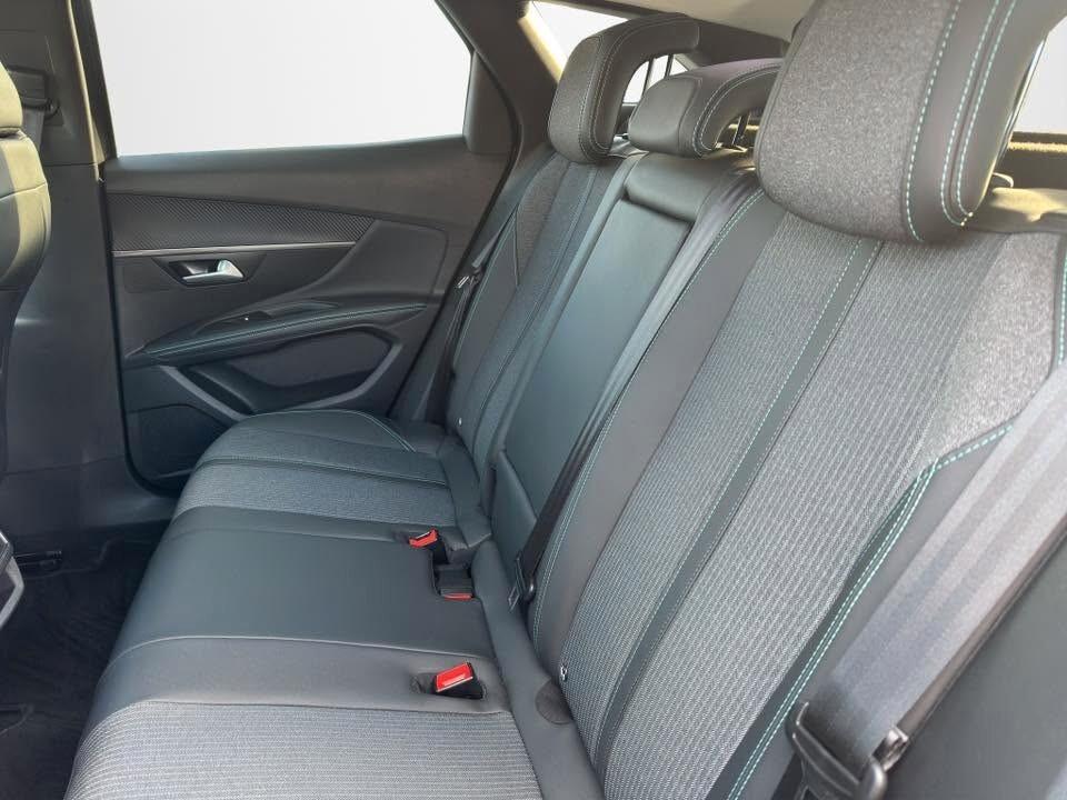 Peugeot 3008 BlueHDi 130 S&S EAT8 Allure