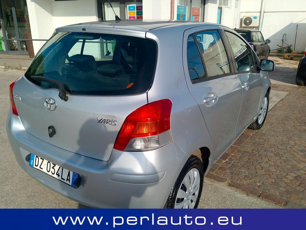 Toyota Yaris 1.0 5 porte Sol