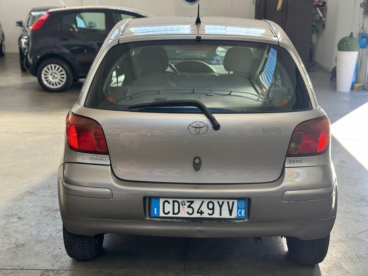 Toyota Yaris 1.0i 16V OK NEOPATENTATI