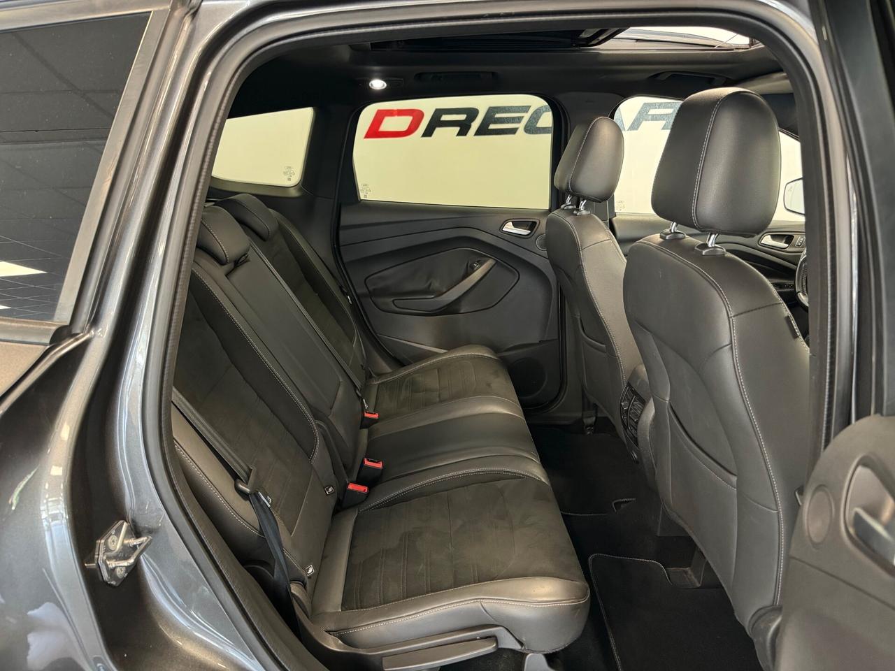 Ford Kuga 2.0 TDCI 180 CV S&S 4WD Powershift ST-Line TETTO