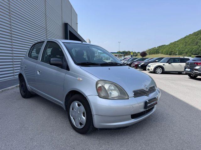 TOYOTA Yaris 1.0i 16V cat 5 porte OK neopatentati