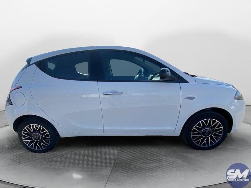 Lancia Ypsilon 1.0 FireFly 5 porte S&S Hybrid Platino