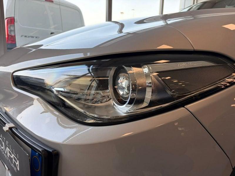 Alfa Romeo Giulia 2.2 Turbodiesel 210 CV AT8 AWD Q4 Veloce