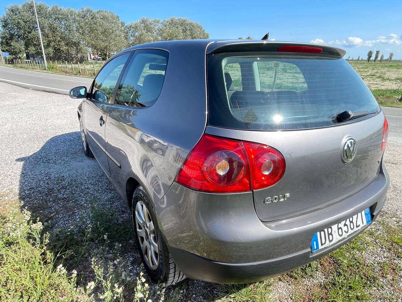 Volkswagen Golf 1.6 3p. Comfortline