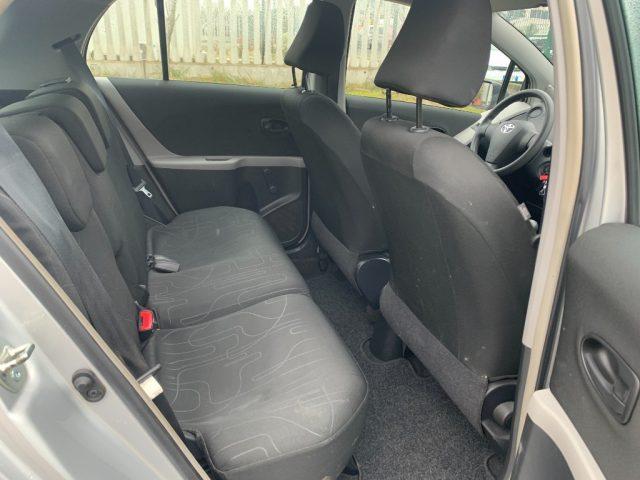 TOYOTA Yaris 1.0 5 porte Now