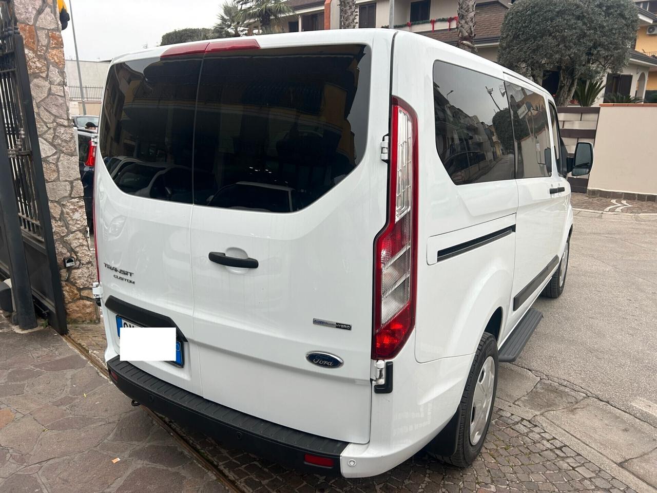 Ford Transit Custom 320 2.0 EcoBlue Hybrid 130 PC Combi Trend