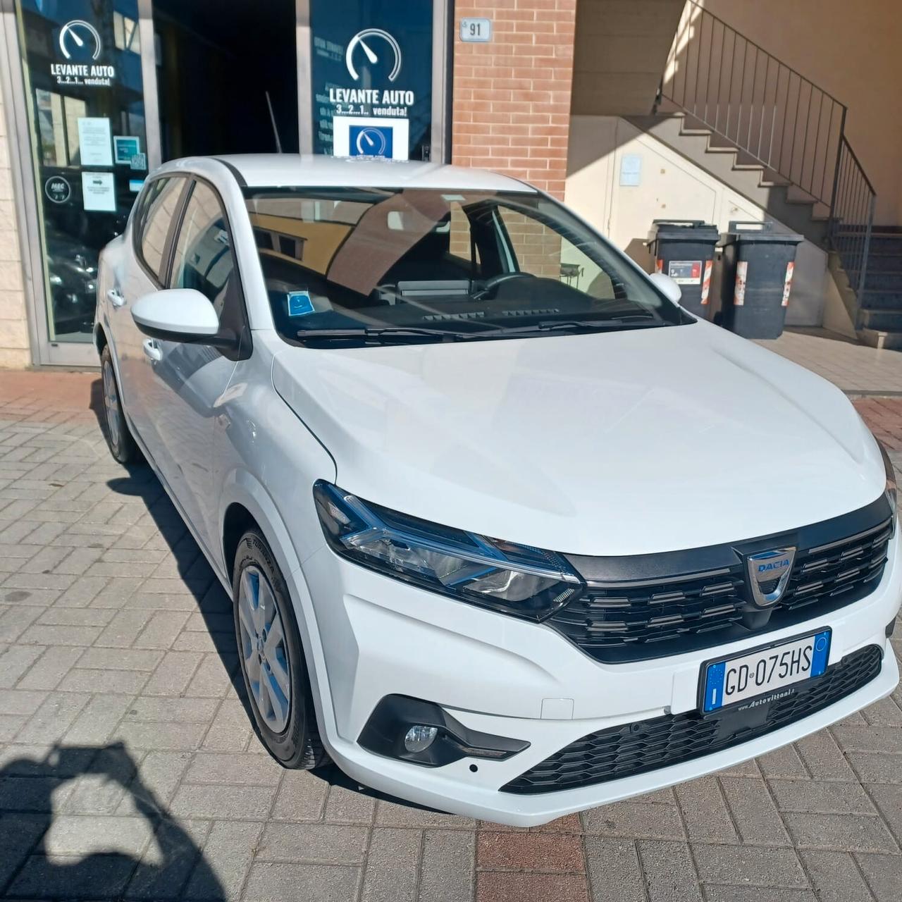 46.883KM COME NUOVA SANDERO 1.0 NEOPATENTATI