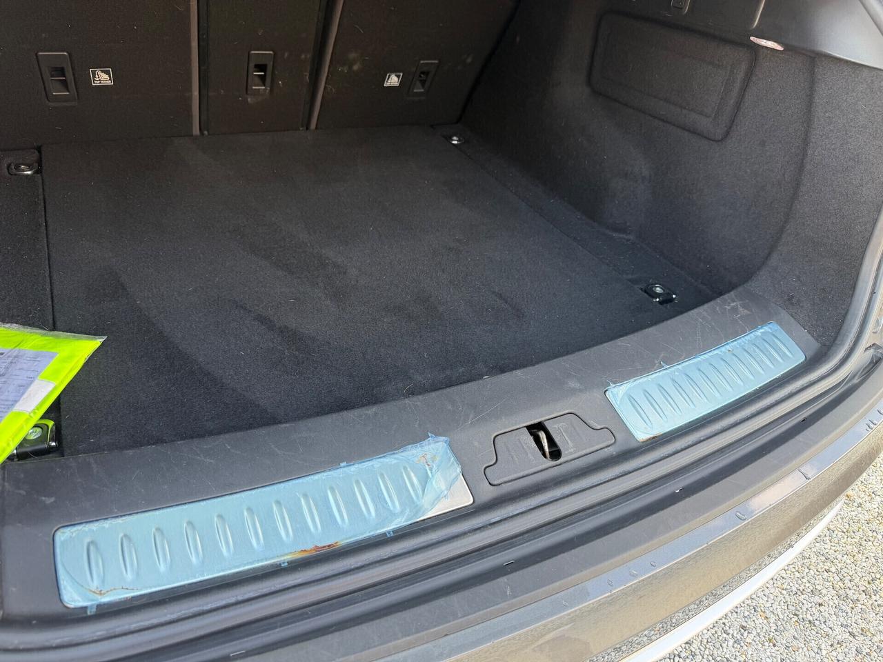 Range Rover Velar 2.0D I4 240 CV R-Dynamic HSE