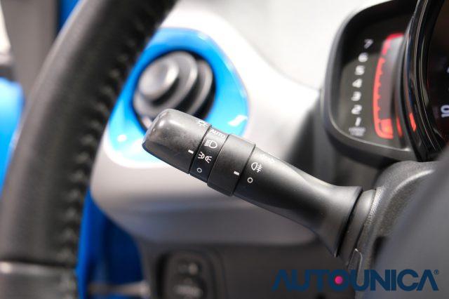 TOYOTA Aygo 1.0 VVT-i 72 CV 5 PORTE X-PLAY MMT NEOPATENTATI