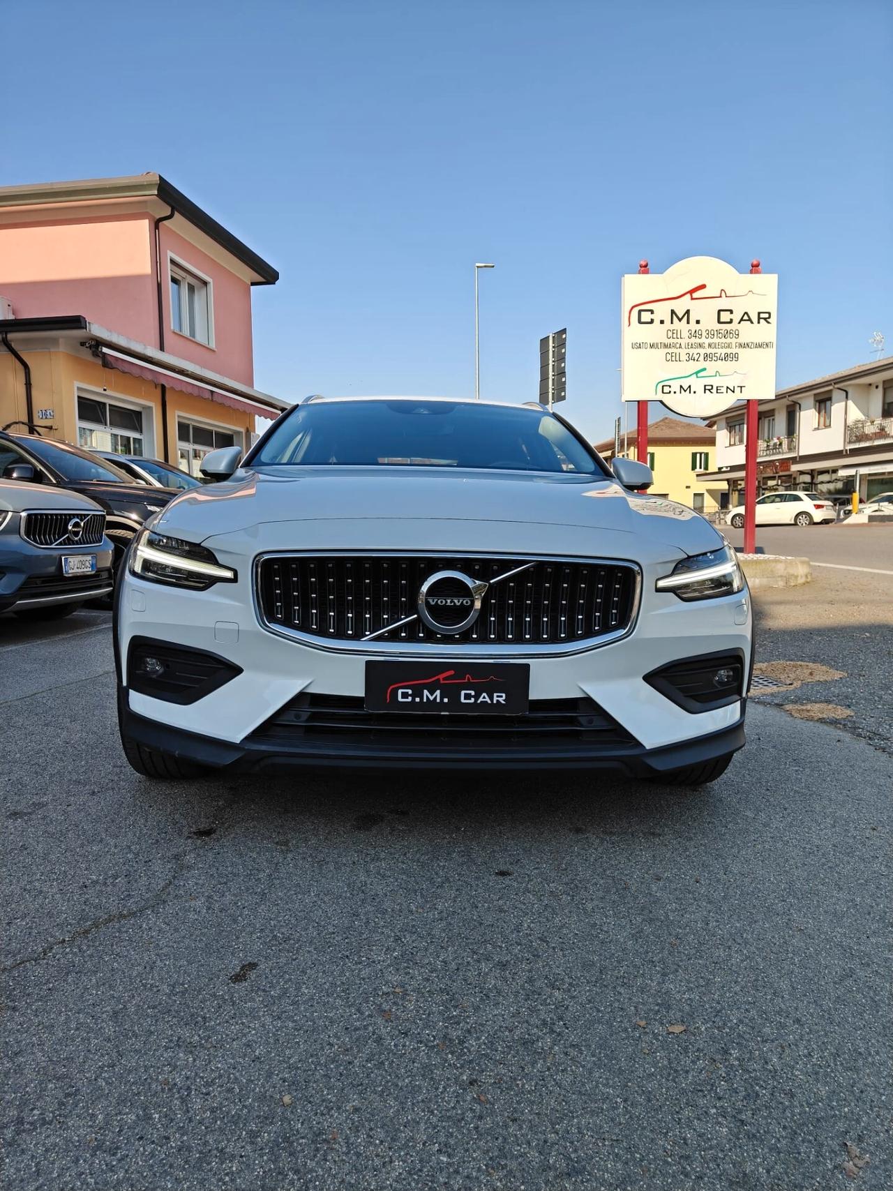 Volvo V60 Cross Country B4 (d) AWD automatico Plus