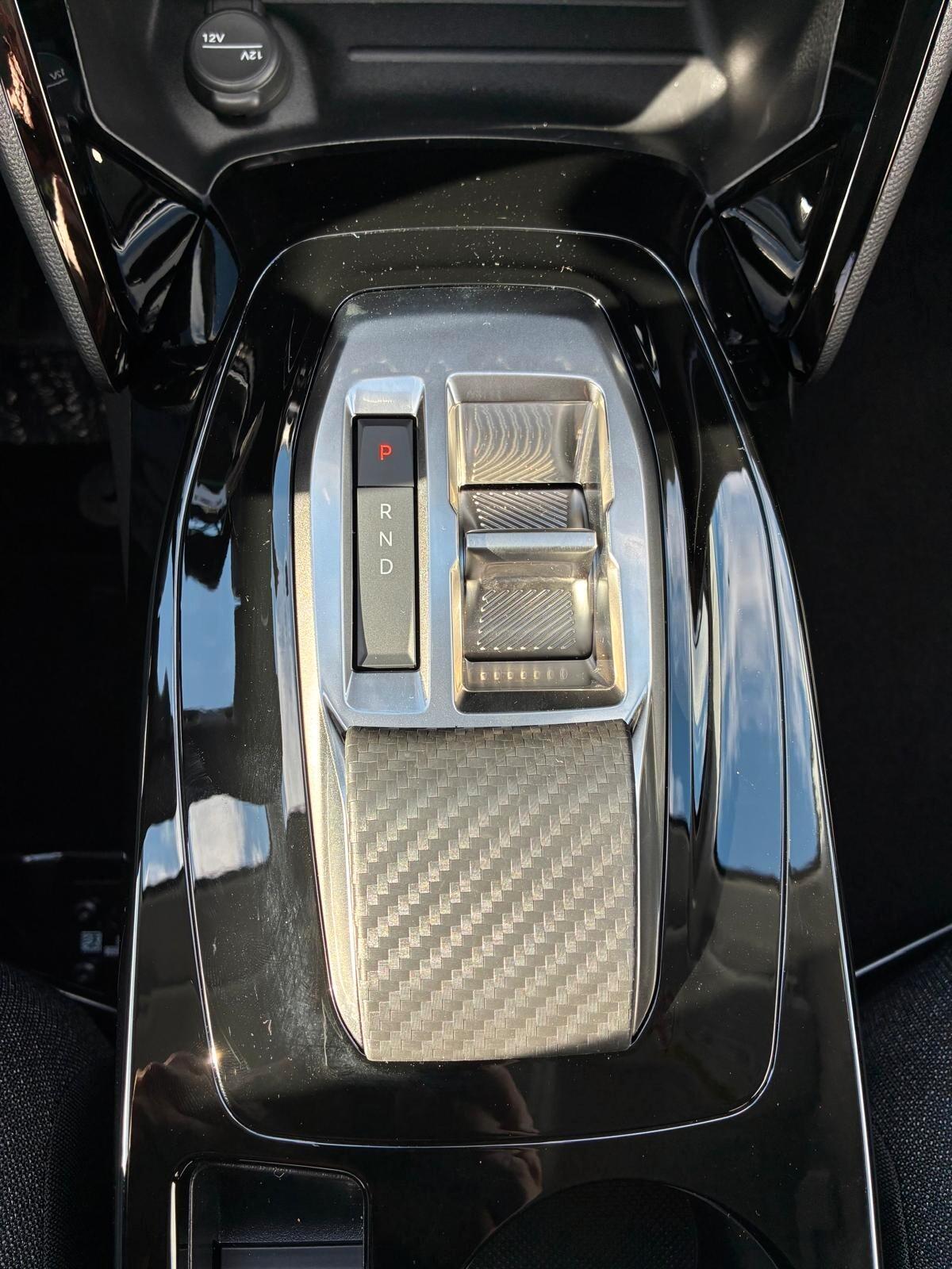 Peugeot 208 Hybrid 110 e-DCS6 Business