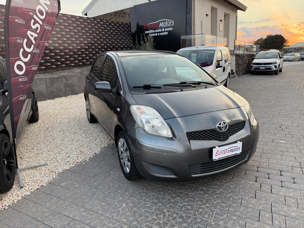 Toyota Yaris 1.0 5 Luxury Pack