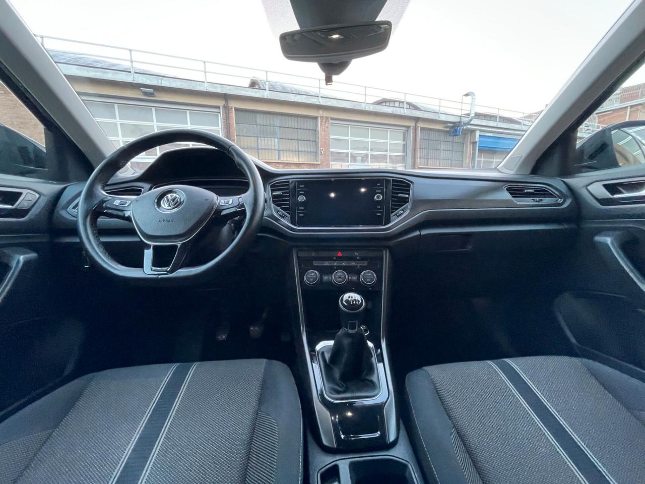 Volkswagen T-Roc BENZINA 115 CV FULL OPTIONAL- UNICO PROPRIETARIO