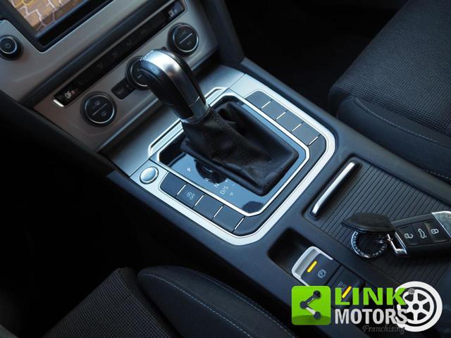 VOLKSWAGEN Passat Variant 2.0 TDI DSG Executive BlueMotion Tech.