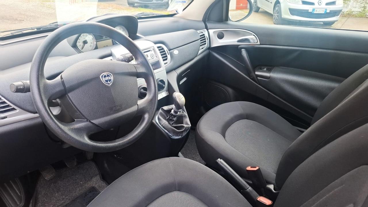 Lancia Ypsilon 1.2 69 CV DIVA