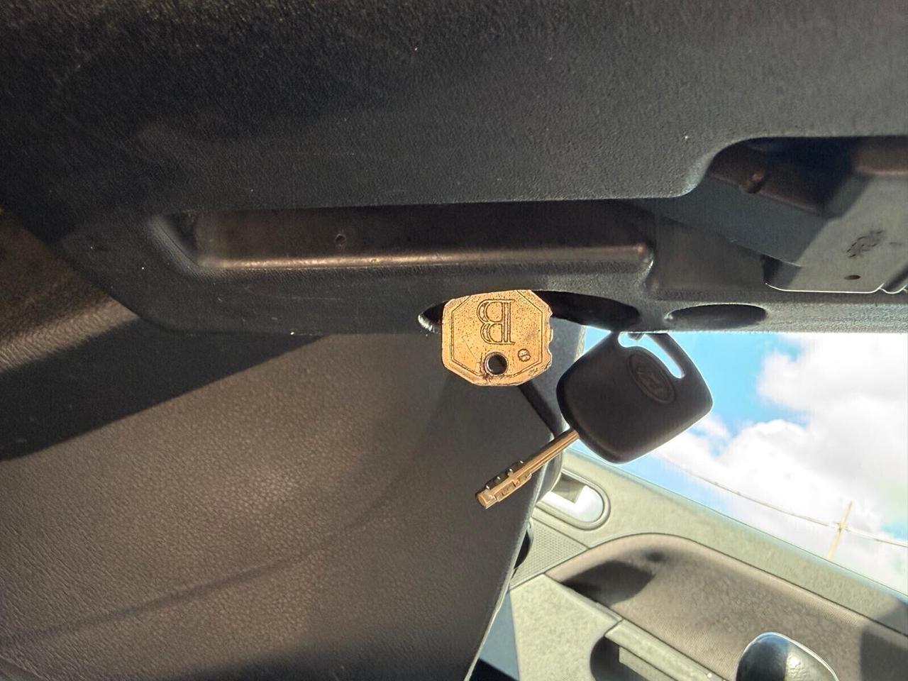 FORD FIESTA 1.4 TDCi 5p. GHIA 70CV