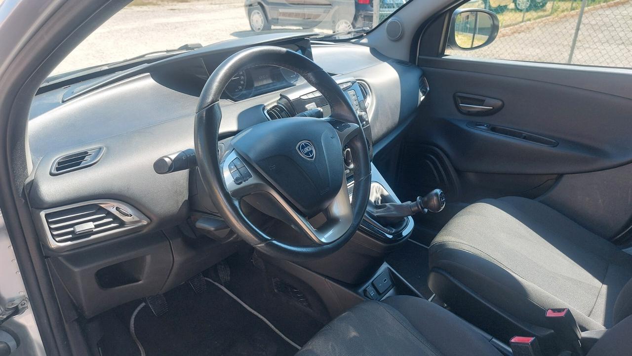 Lancia Ypsilon 1.2 69 CV 5 porte GPL Ecochic Gold