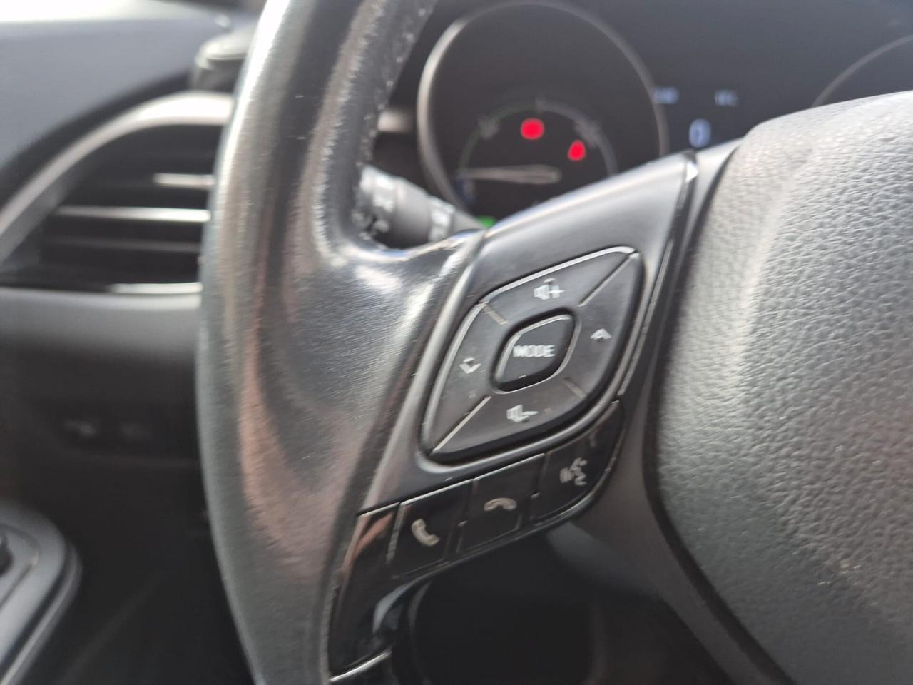 Toyota C-HR 1.8 Hybrid E-CVT Business