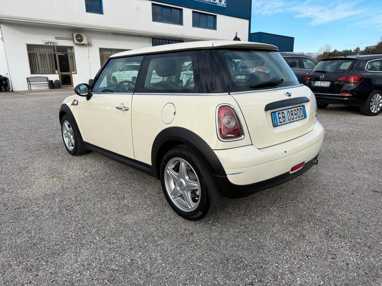 Mini 1.6 16V One (55kW)