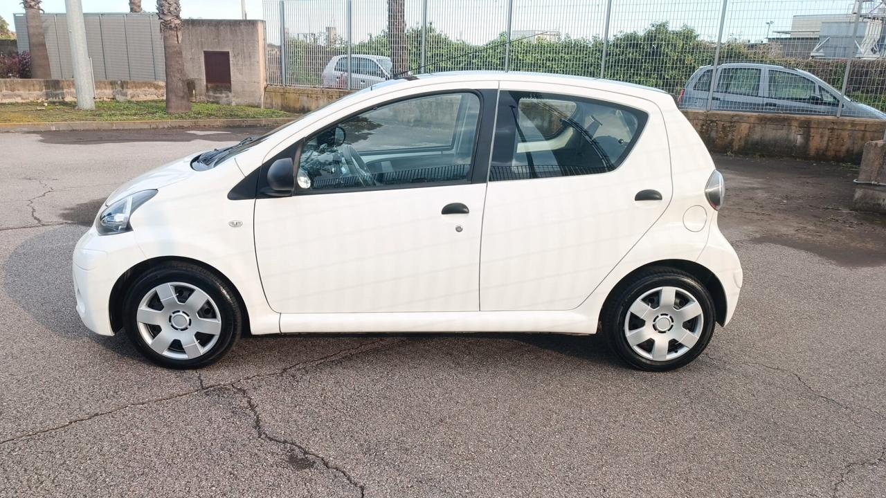 Toyota Aygo 1.0 12V VVT-i 5 porte Active Connect