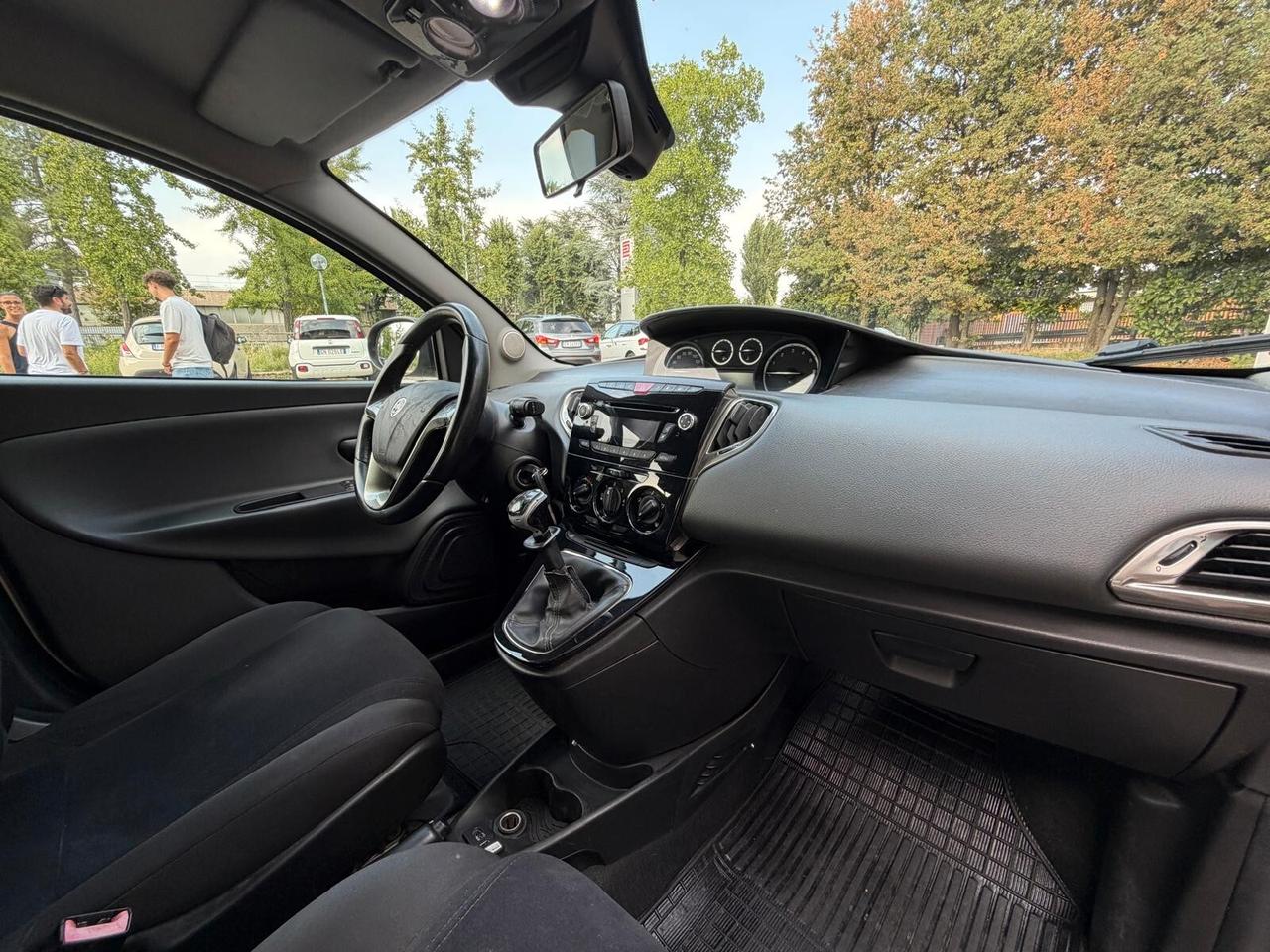 Lancia Ypsilon 0.9 TwinAir 85 CV 5 porte Metano Ecochic Gold