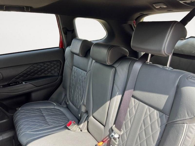 Mitsubishi Outlander 3ª serie 2.4 MIVEC 4WD PHEV Diamond SDA