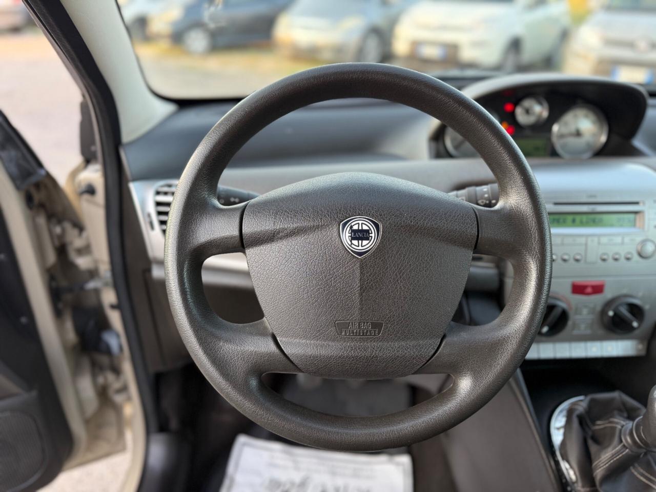 Lancia Ypsilon 1.4 Oro NEOPATENTATI