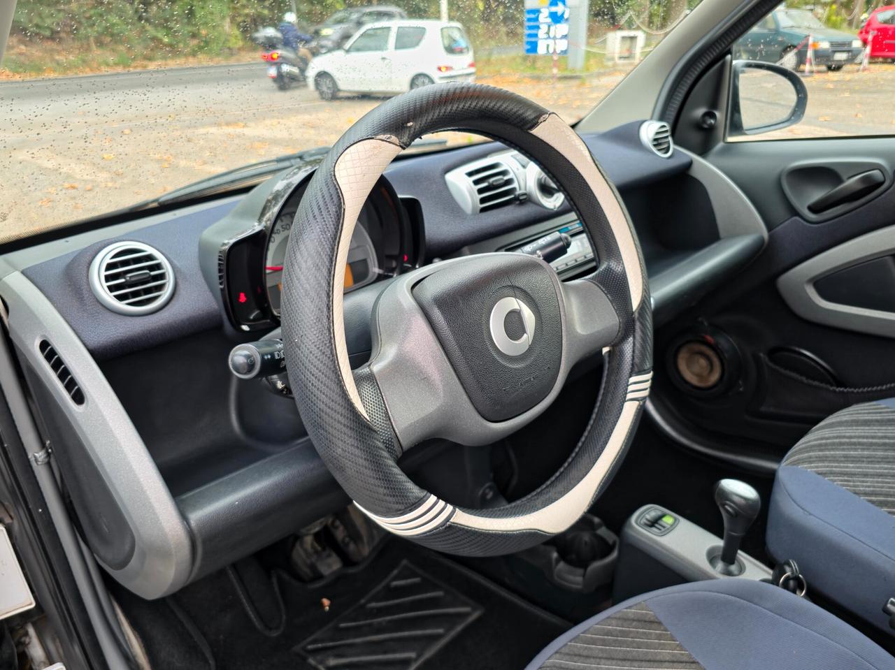Smart ForTwo 1000 45 kW MHD coupé pure CV-61 E5B Automatico NEO