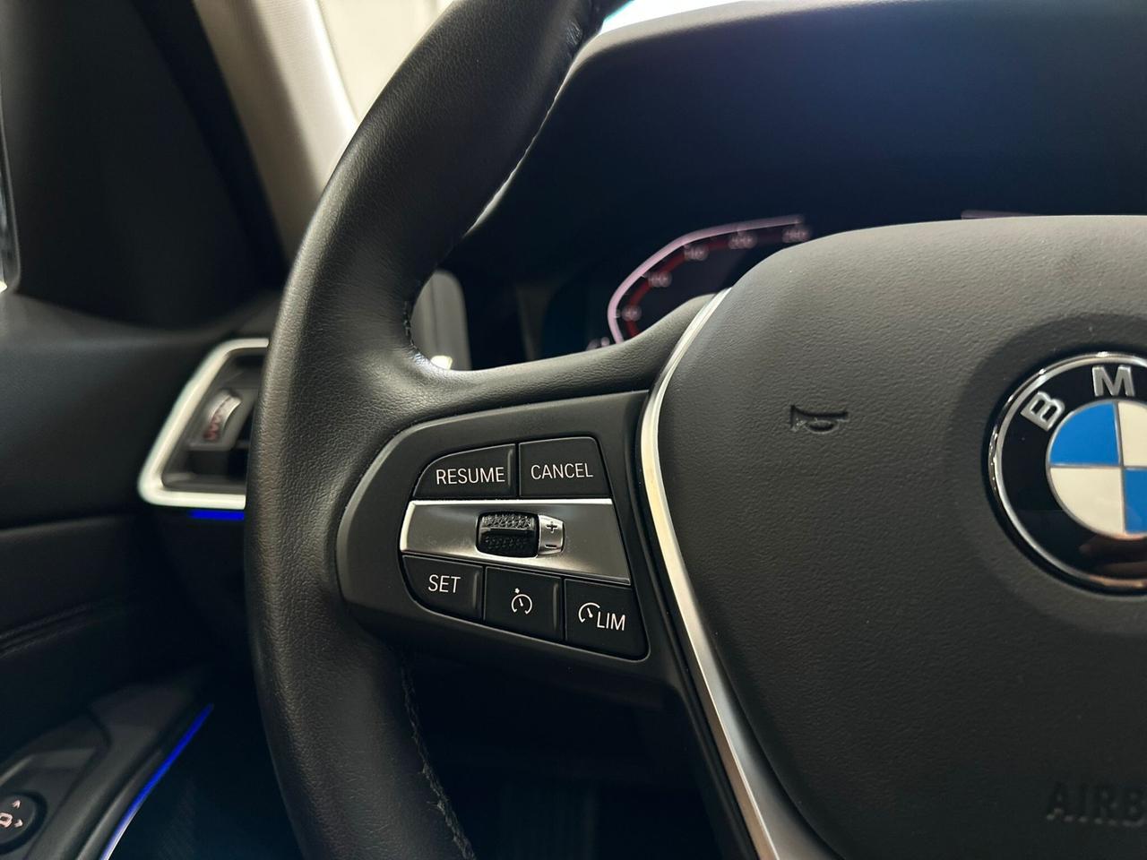 BMW 318 d 48V Touring Sport LED AMBIENT