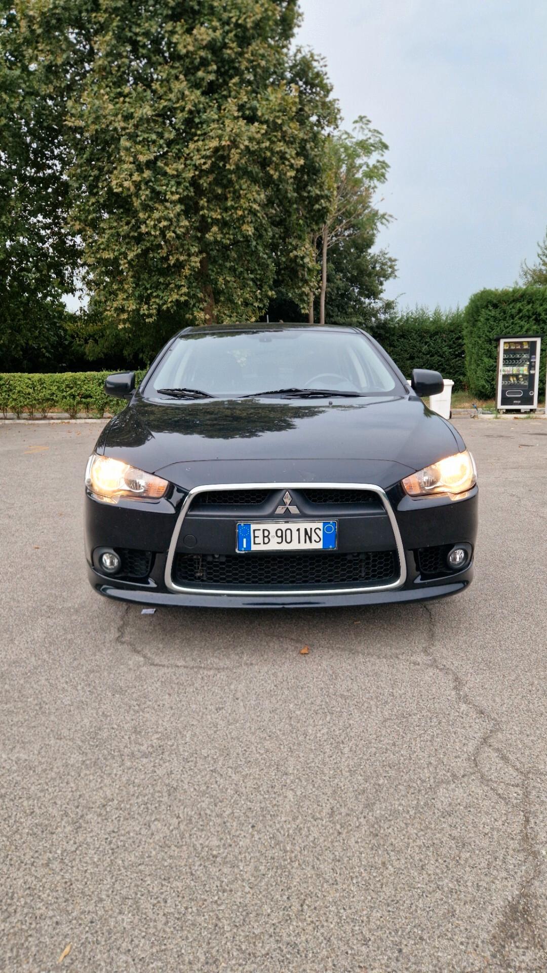 Mitsubishi Lancer 1.8 5p. Sportback Invite