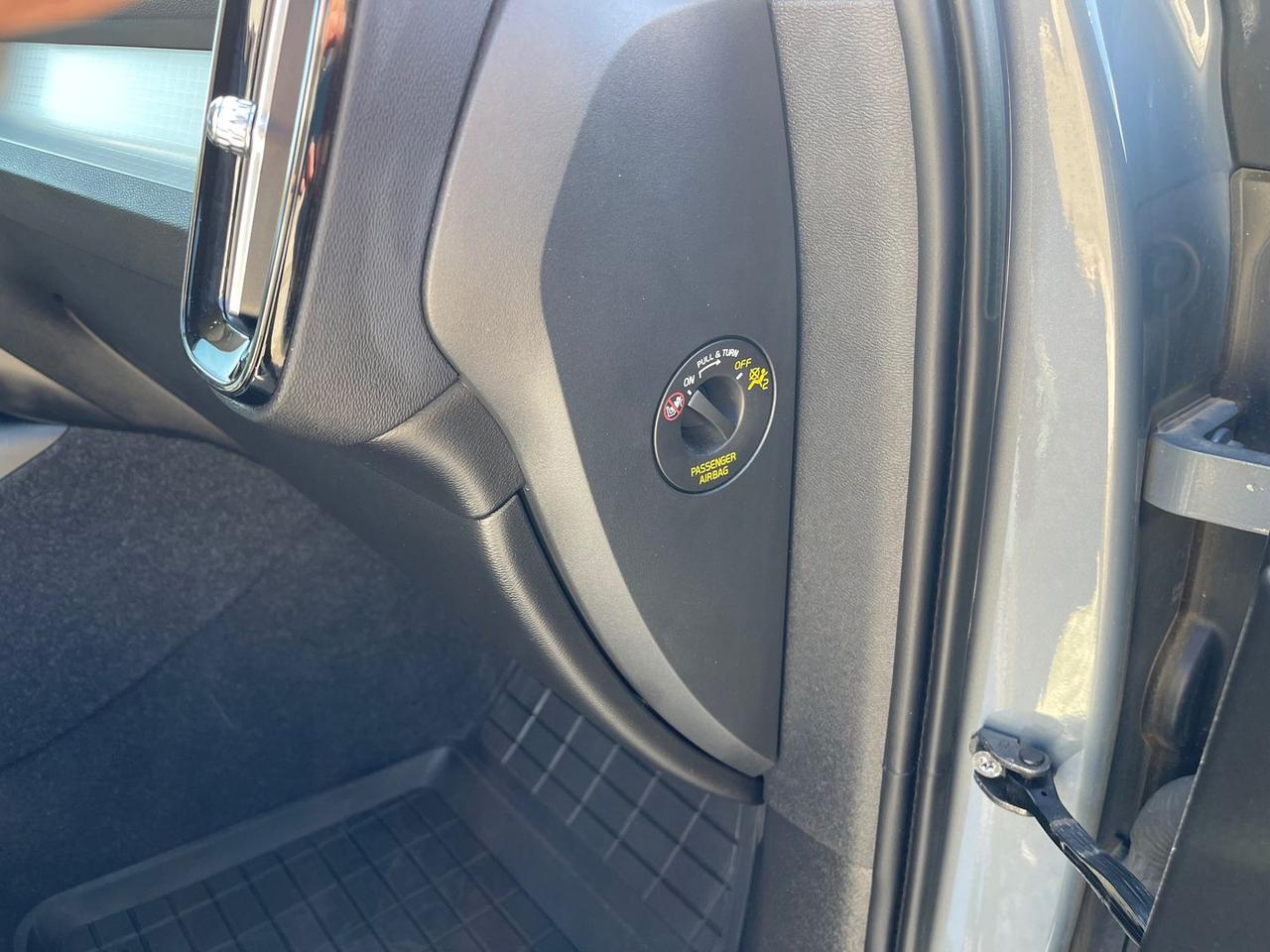 Volvo XC40 T3 Momentum Pro #10192