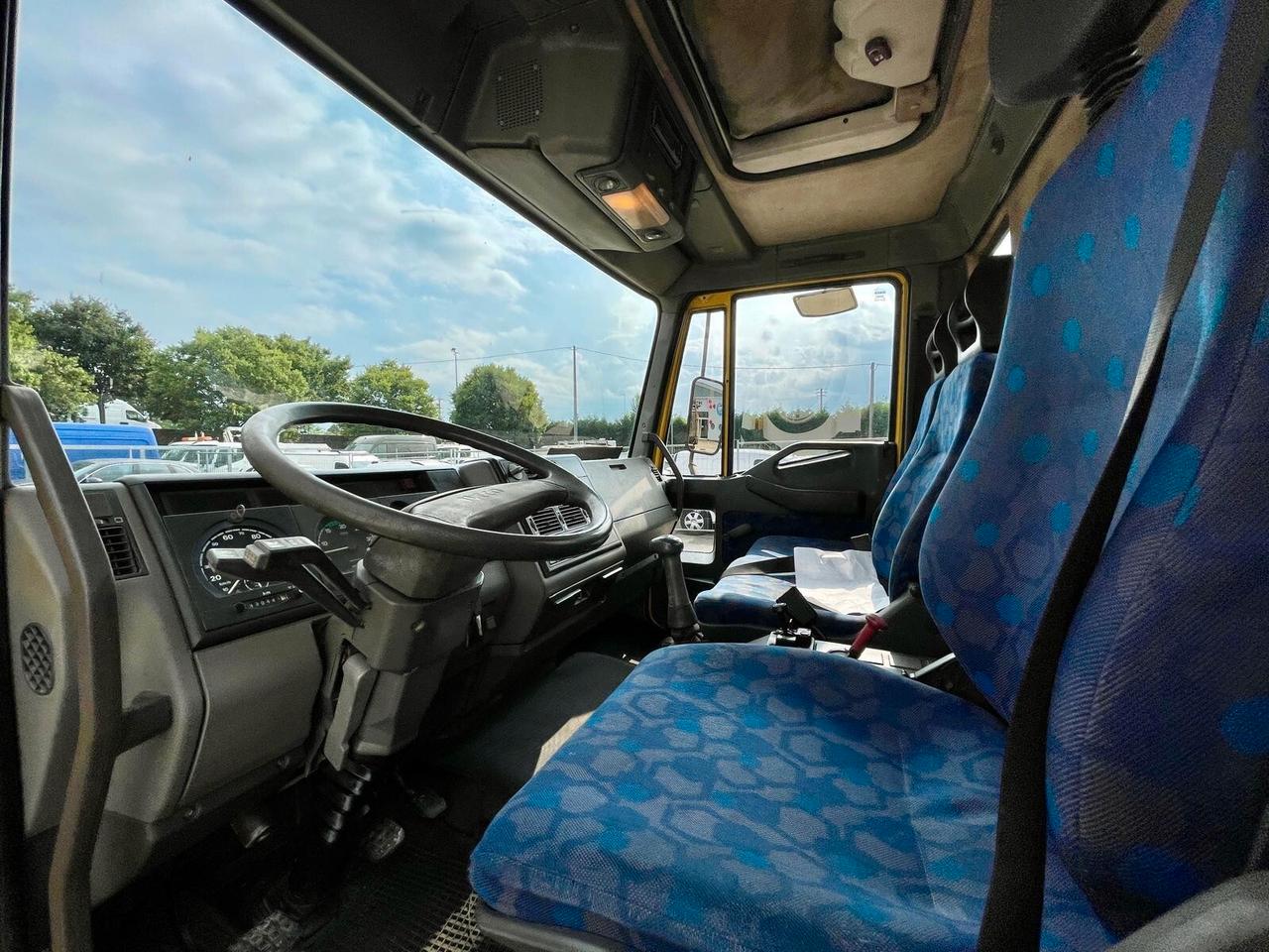 IVECO EUROCARGO 75E14 TRILATERALE + GRU FERRARI 540 A3