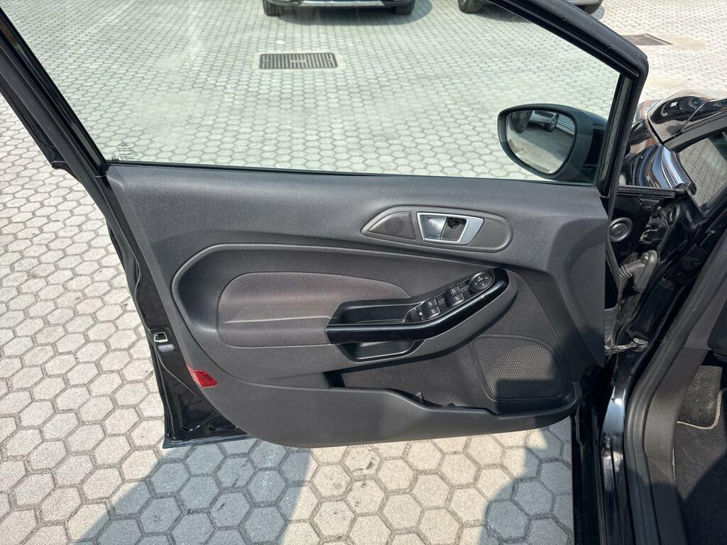 Ford Fiesta 5 Porte 1.2 Titanium