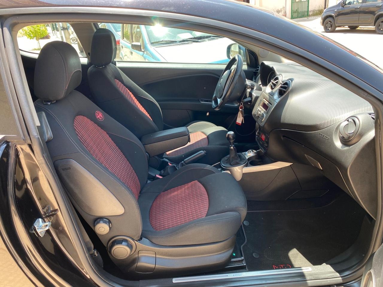 Alfa Romeo MiTo 1.6 JTDm 16V Distinctive Sport Pack