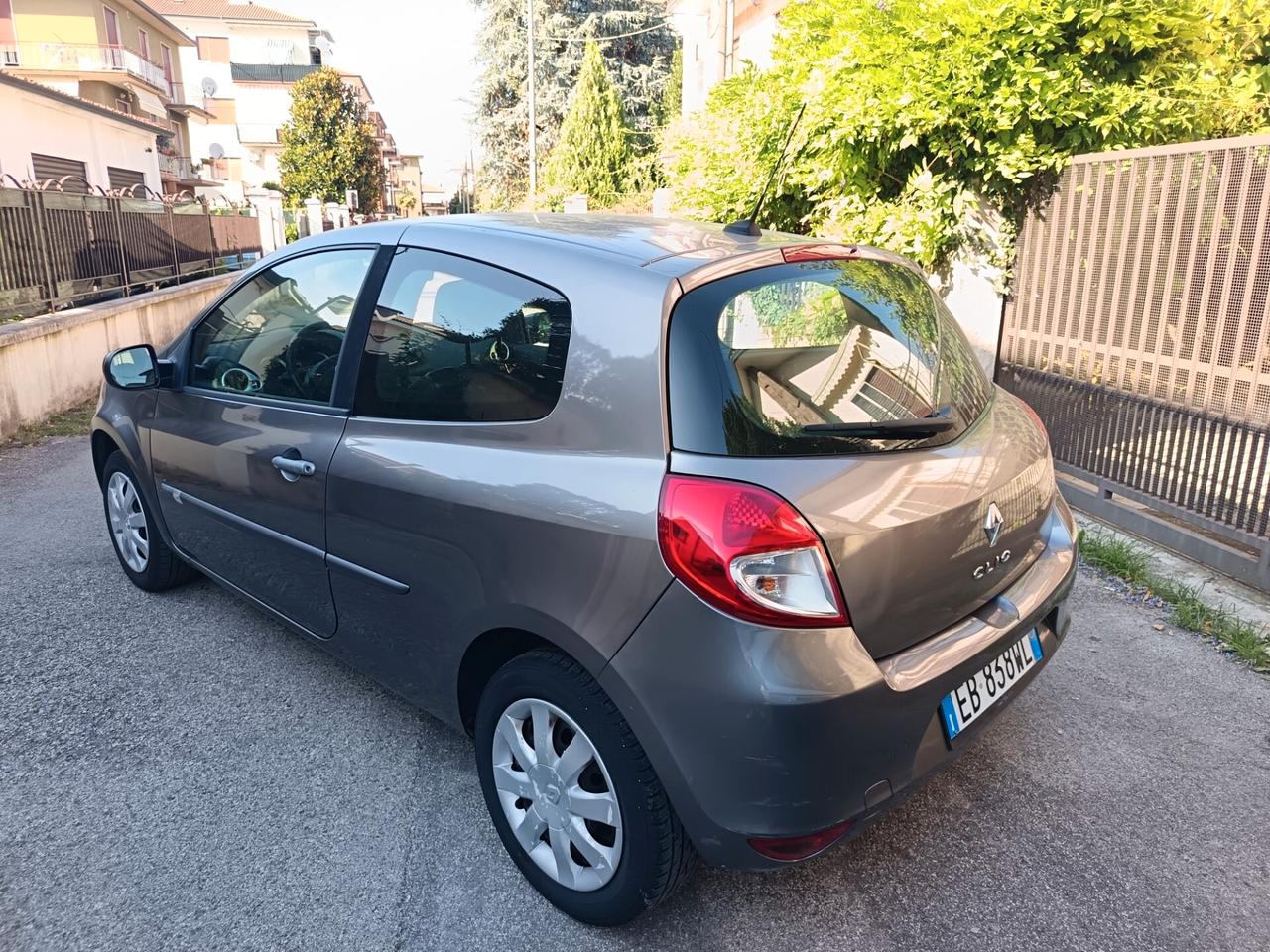 Renault Clio 1.2 16V 3 porte Dynamique