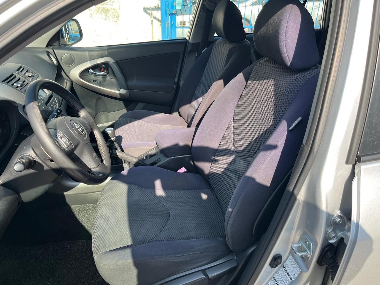 Toyota RAV 4 -2.2 D-4D-4x4- full-2006