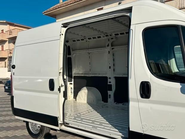Peugeot Boxer 330 2.2 Diesel 140 cv L2H2