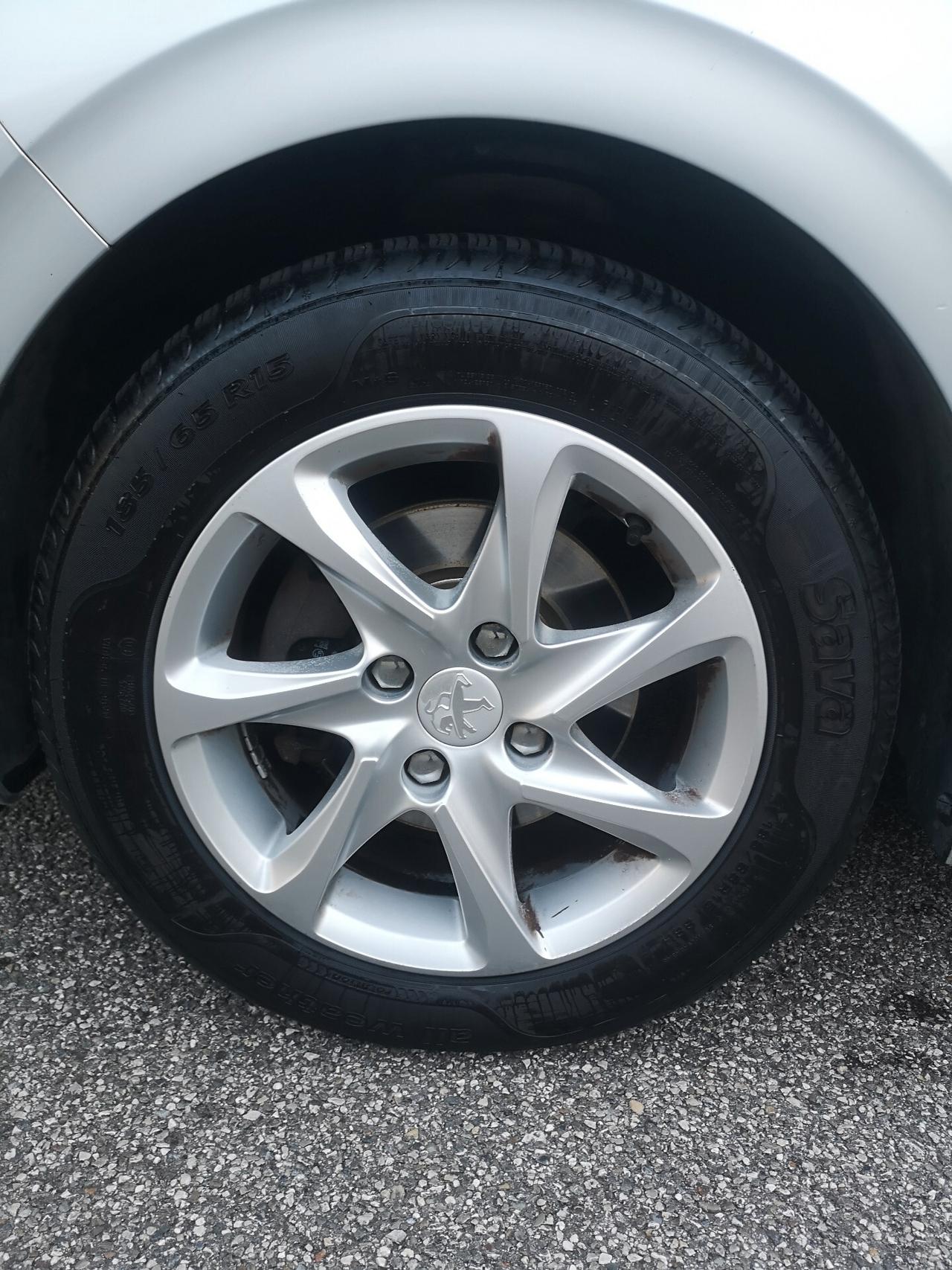 Peugeot 208 1.2 benz - Garanzia 12 Mesi