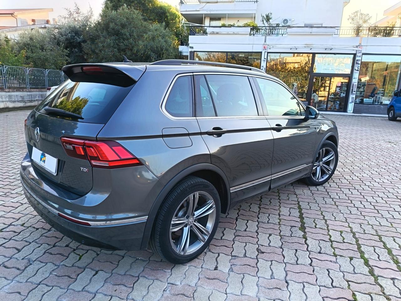 Volkswagen Tiguan 2.0 BiTDI SCR DSG 4MOTION Advanced R-Line BMT