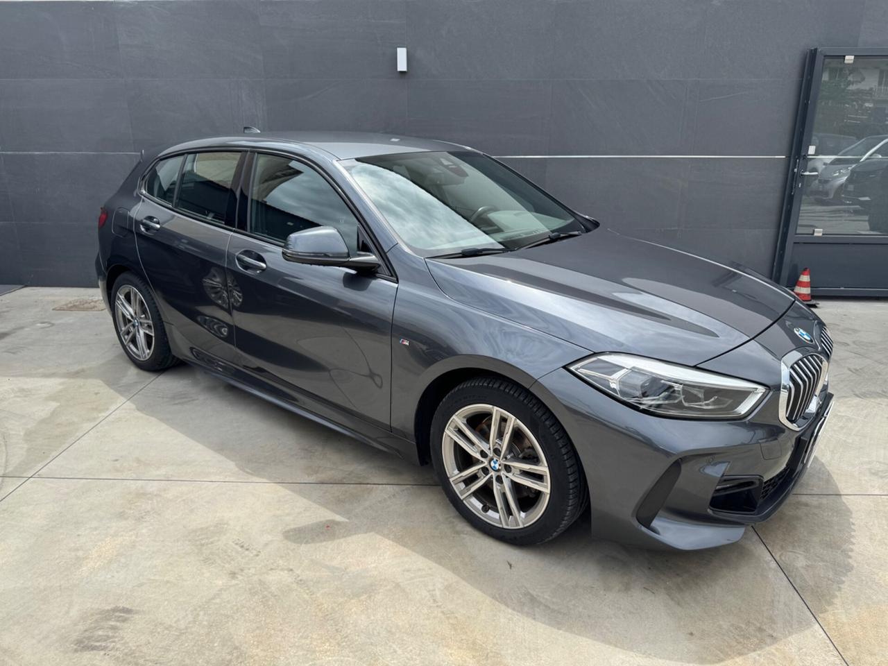 Bmw 118 118d 5p. Msport