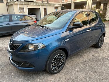 Lancia Ypsilon 1.0 FireFly 5 porte S&S Hybryd Gold