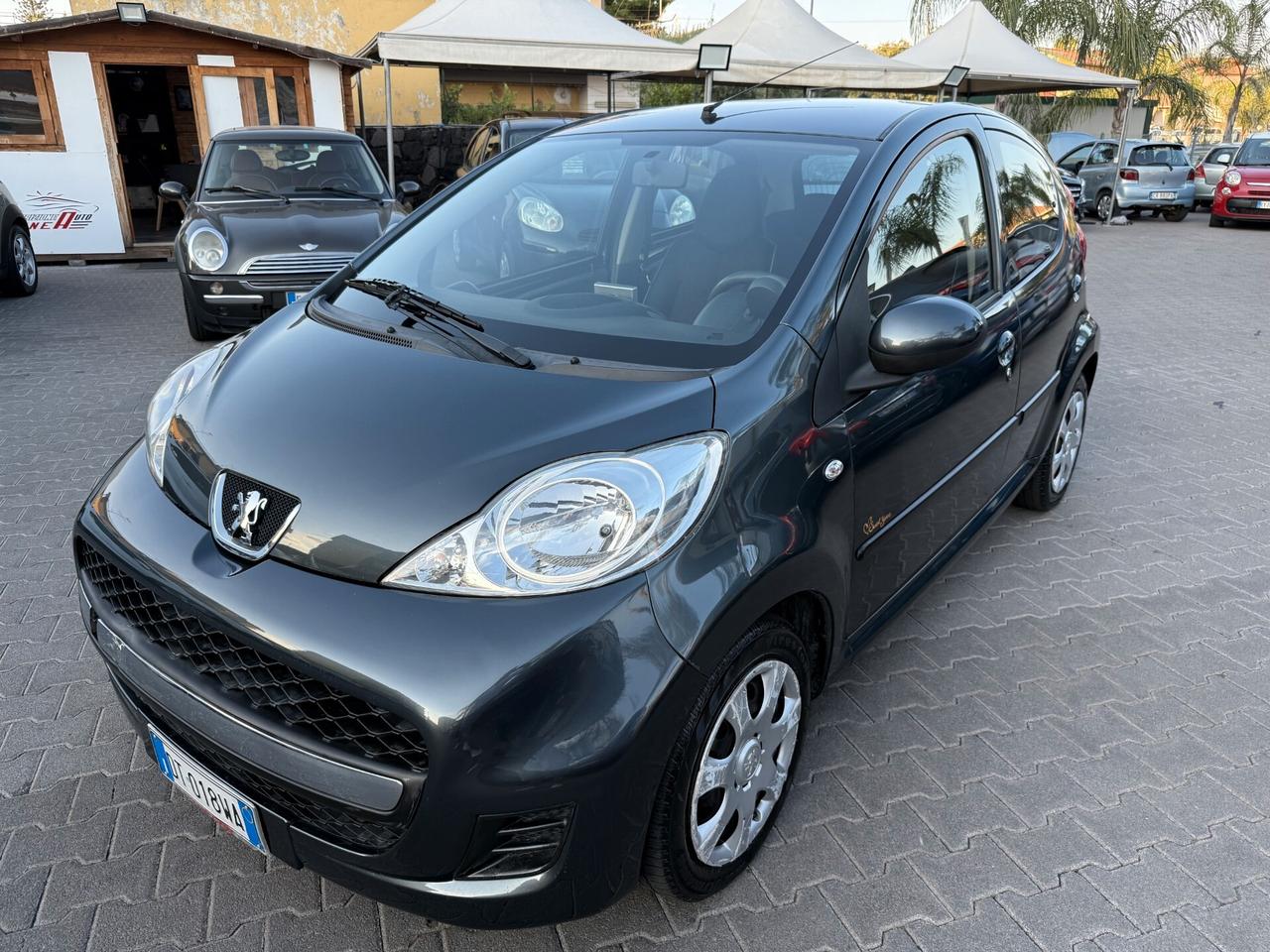 Peugeot 107 1.0 68CV 5p. Sweet Years - 2010