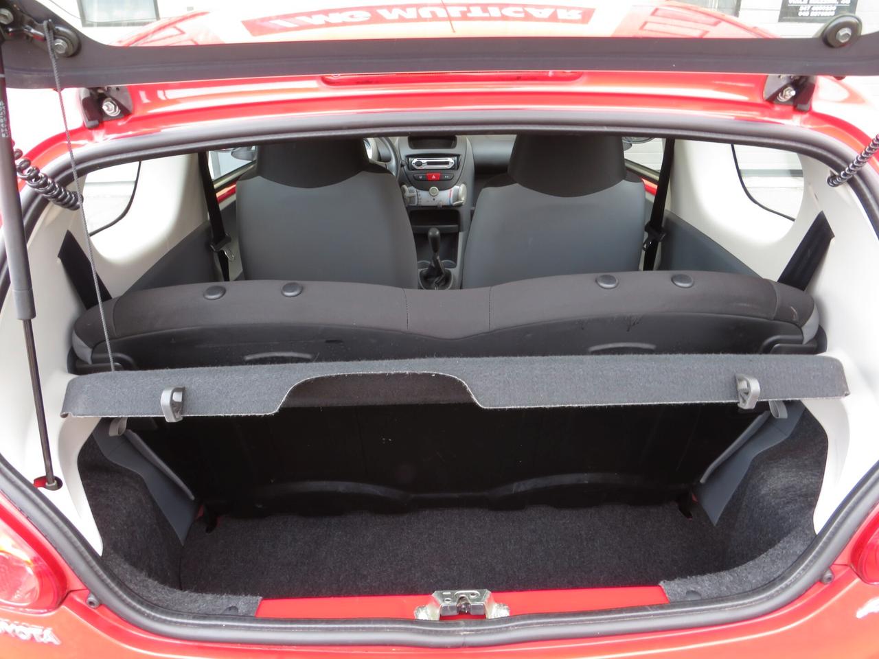 Toyota Aygo 1.0 Now km 63.000. 1proprietario. TAGLIANDATA