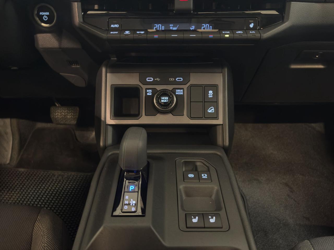 Toyota Hilux 59,2 kWh double cab Icon