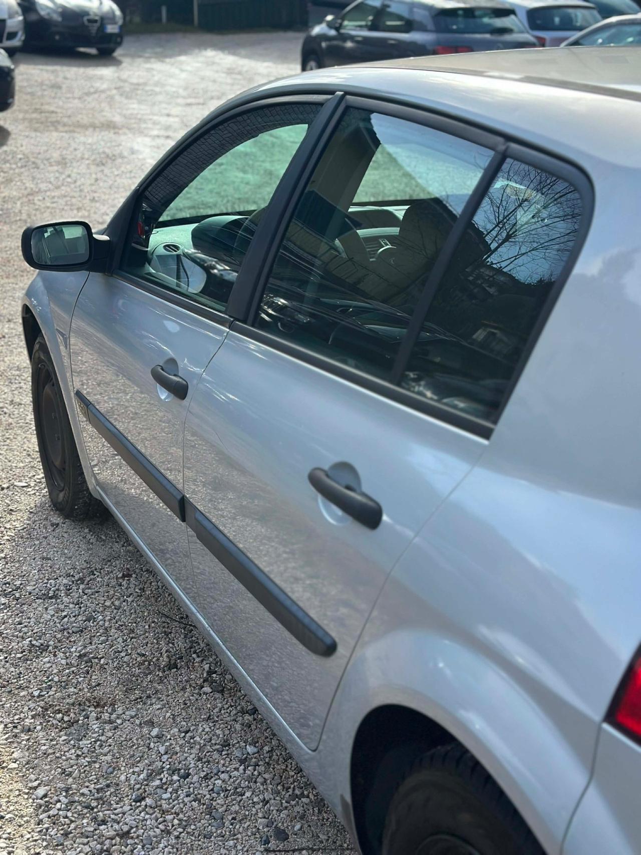 Renault MÈGANE DYNAMIQUE FULLOPT UNICOPROP