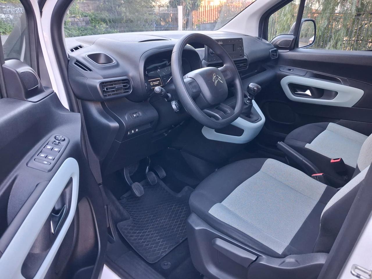 Citroen Berlingo Pianale ribassato con rampa disabili in carrozzina