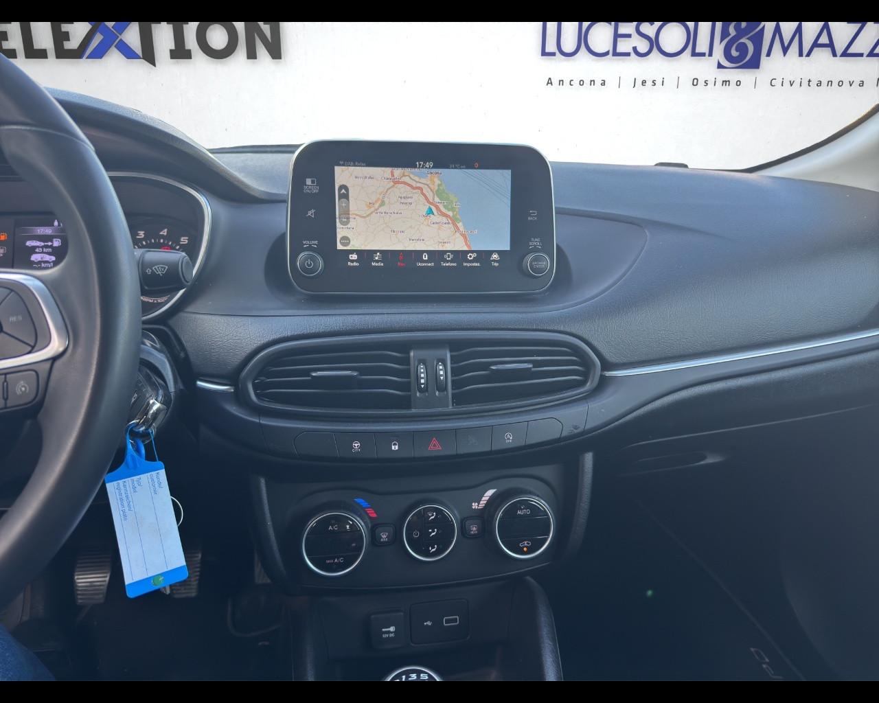 FIAT Tipo (2015-->) - Tipo 1.4 T-Jet 120CV SW Lounge