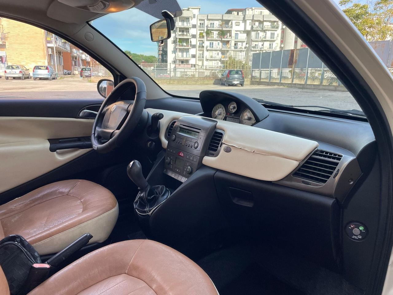 Lancia Ypsilon 1.3 Multijet 16V Platino