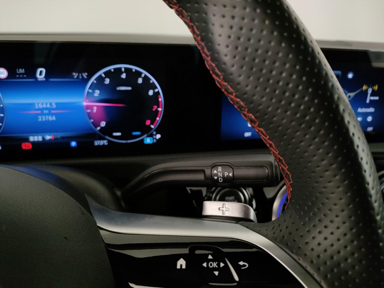 Mercedes-Benz A 180 AMG Line Advanced Plus auto