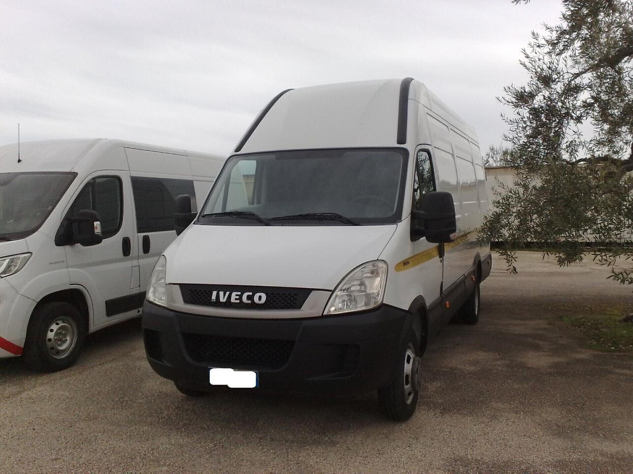 Iveco Daily 35c14 3000cc GRANVOLUME - 2011